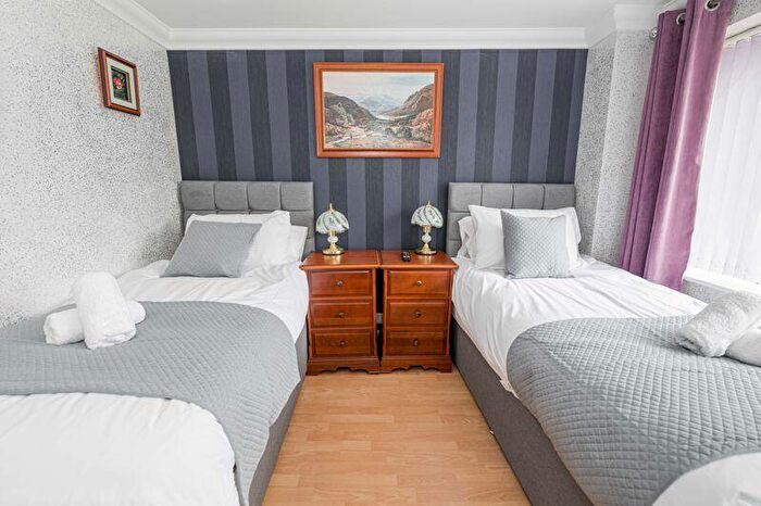 5 Bedroom Detached Bungalow To Rent In Carrbridge Close, Bournemouth, BH3