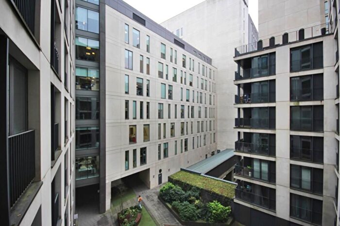 2 Bedroom Flat For Sale In Piccadilly Place, Manchester, M1