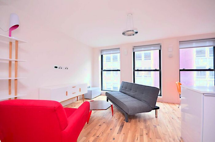 1 Bedroom Flat To Rent In Red Lion Street, Holborn, London, WC1R