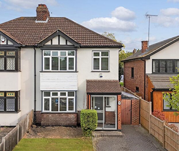 3 Bedroom Semi-Detached House For Sale In Roman Road, Mountnessing, CM15