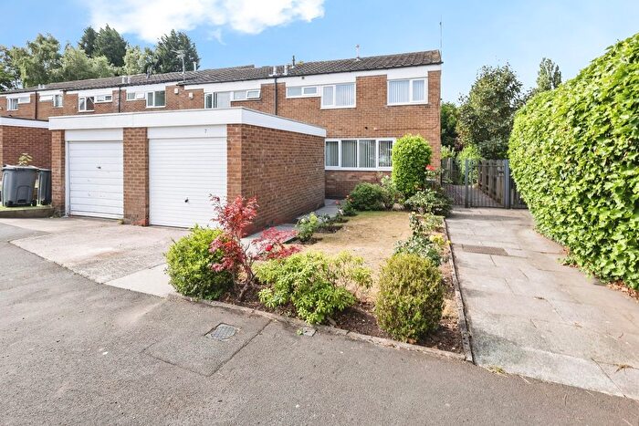 4 Bedroom End Of Terrace House For Sale In Cotleigh Grove, Birmingham, West Midlands, B43