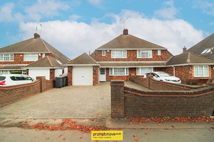 3 Bedroom Property To Rent In Oakley Road, Leagrave, Luton, LU4