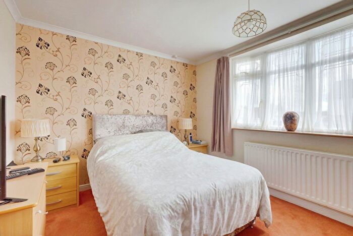 2 Bedroom Detached Bungalow For Sale In Cedar Road, Benfleet, SS7