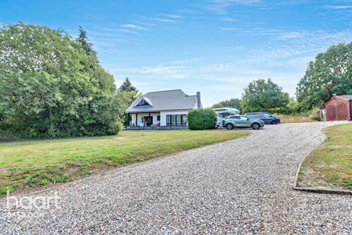 3 Bedroom Detached House For Sale In Outwood Farm Road, Billericay, CM11