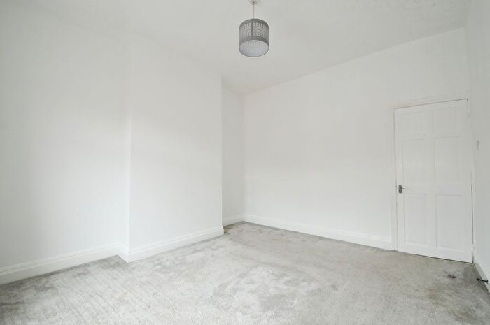2 Bedroom Town House To Rent In Helena Street, Salford, M6