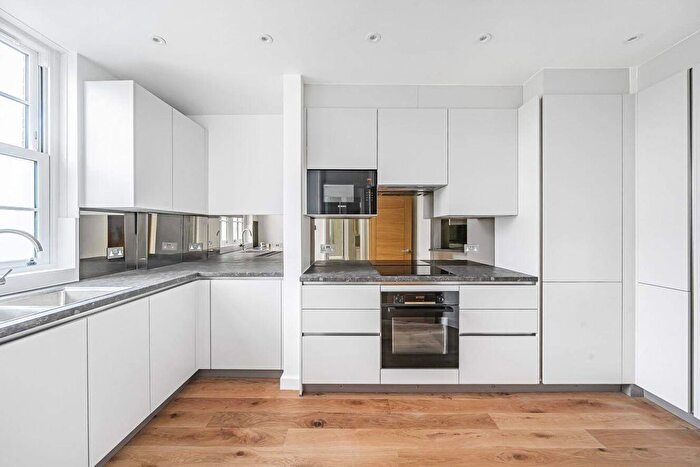 2 Bedroom Flat For Sale In Maida Vale, London, W9