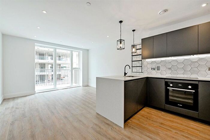 2 Bedroom Apartment To Rent In Aquifer House, Exploration Way, Slough, Berkshire, SL1