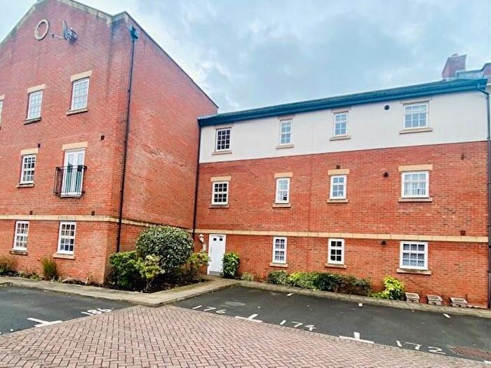 2 Bedroom Apartment To Rent In Horseshoe Crescent, Birmingham, West Midlands, B43