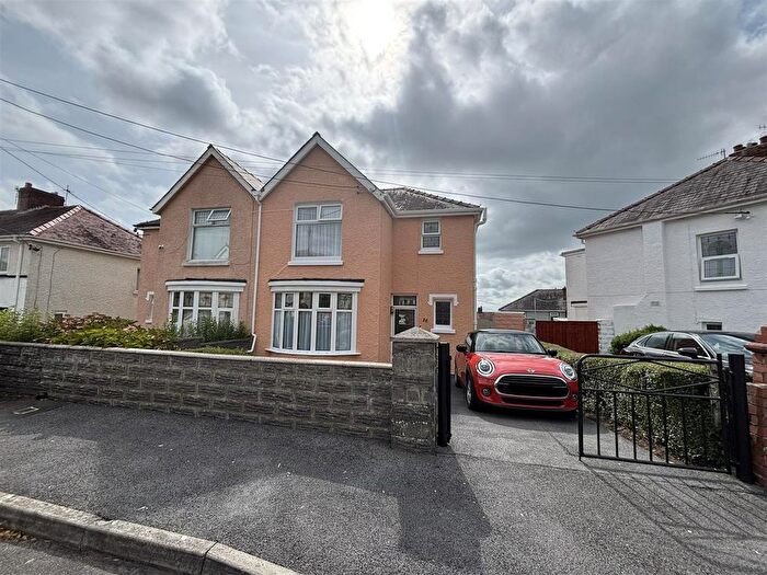 3 Bedroom Semi-Detached House For Sale In Erw Terrace, Burry Port, SA16