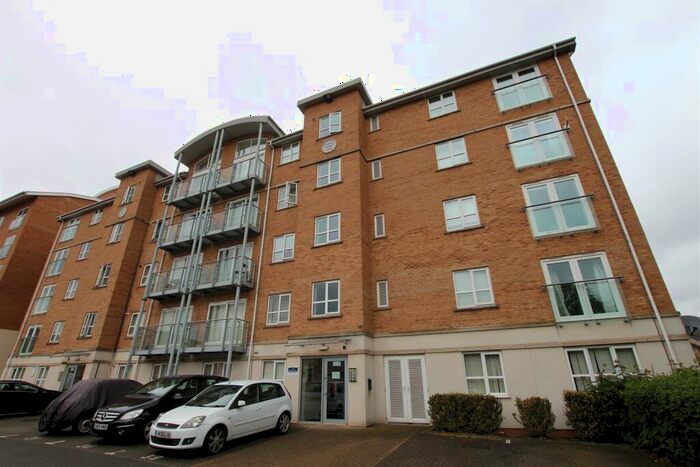 2 Bedroom Flat To Rent In Lion Court, Northampton, NN4