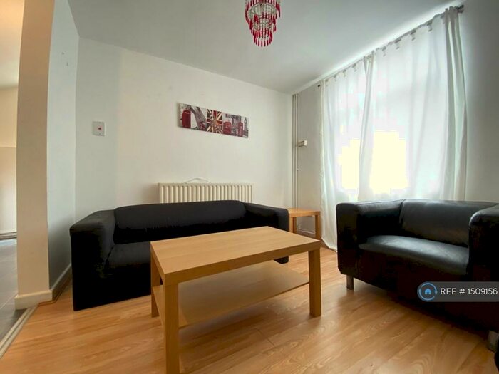 2 Bedroom Flat To Rent In Humberstone Gate, Leicester, LE1