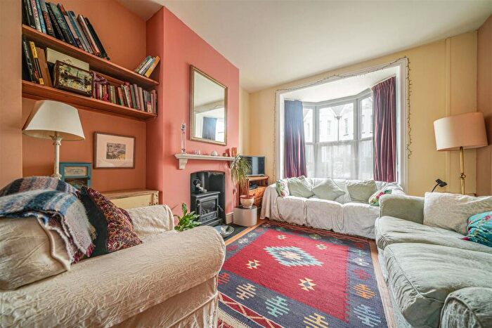 5 Bedroom Terraced House For Sale In Abbotsbury Road, Weymouth, DT4