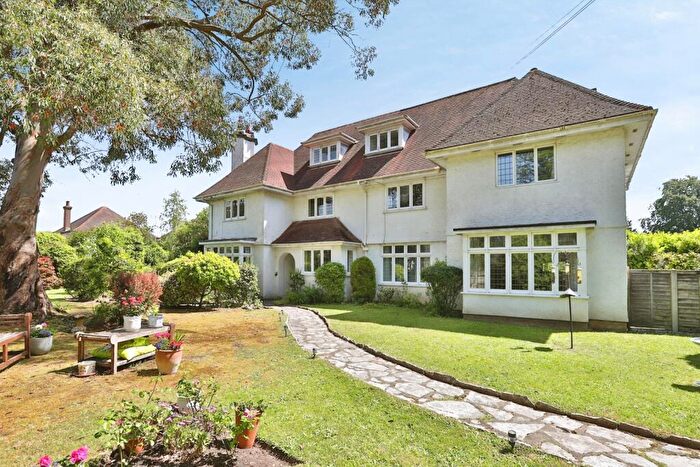 1 Bedroom Flat For Sale In Stirling Road, Bournemouth, Dorset, BH3