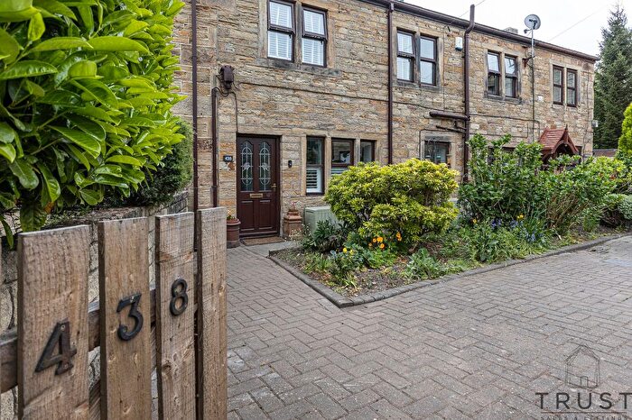 4 Bedroom Terraced House For Sale In Norristhorpe Lane, Liversedge, WF15