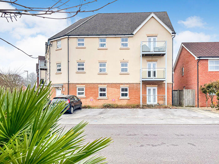 2 Bedroom Flat For Sale In Barfoot Road, Hedge End, SO30