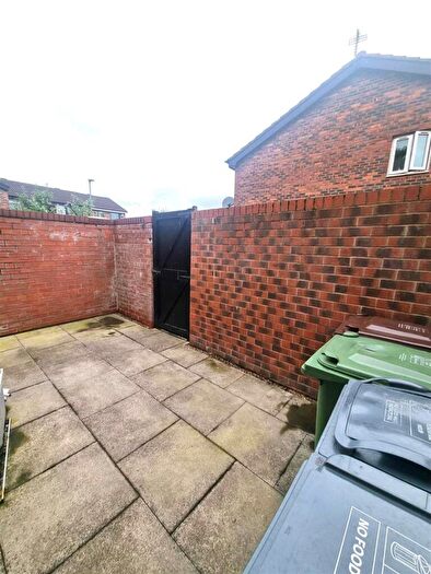 3 Bedroom Terraced House To Rent In Polygon Avenue, Ardwick, M13