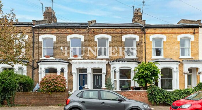 2 Bedroom Apartment To Rent In Dumont Road, London, N16