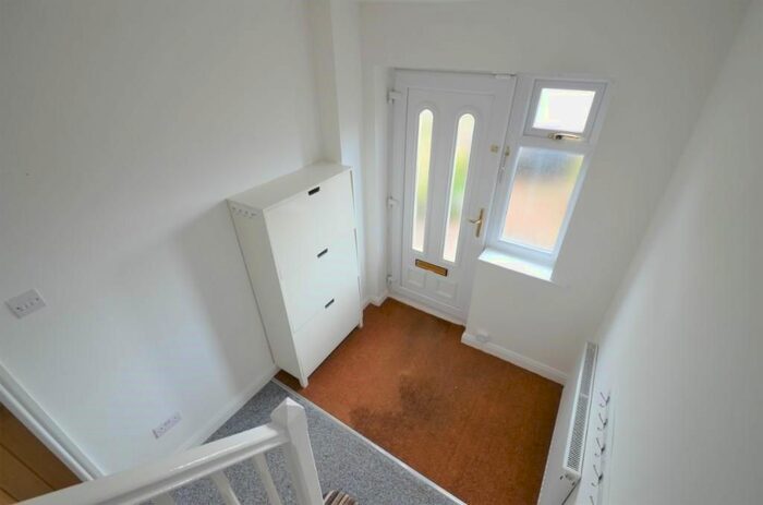 3 Bedroom Semi-Detached House For Sale In Stonegate Close, Blaxton, Doncaster, DN9