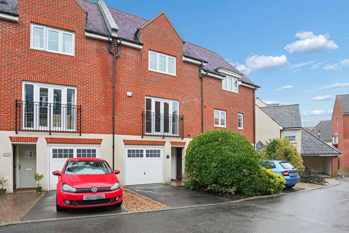 3 Bedroom Town House For Sale In Thames View, Abingdon, OX14