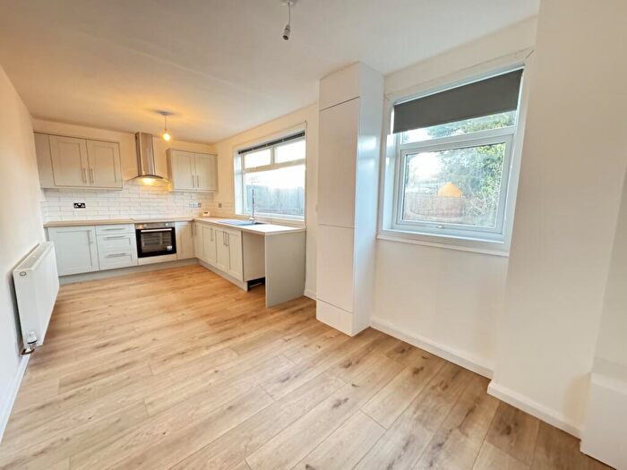 3 Bedroom Semi Detached House To Rent In Beech Grove, Newcastle Upon Tyne, NE12