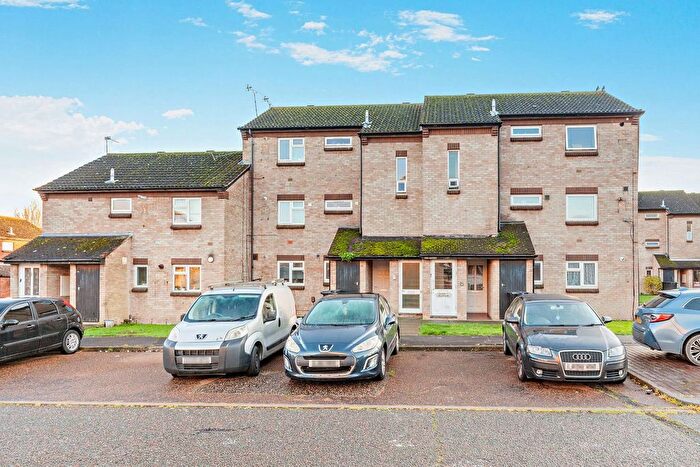 1 Bedroom Flat For Sale In Hollands Walk, Basildon, SS16