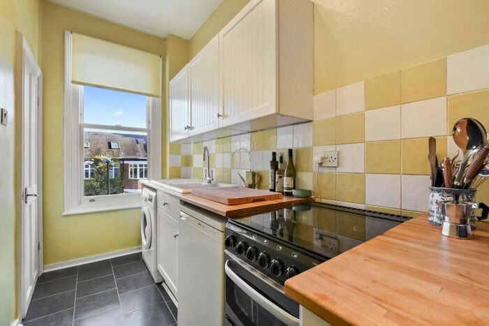 1 Bedroom Flat To Rent In Coniston Road London, N10