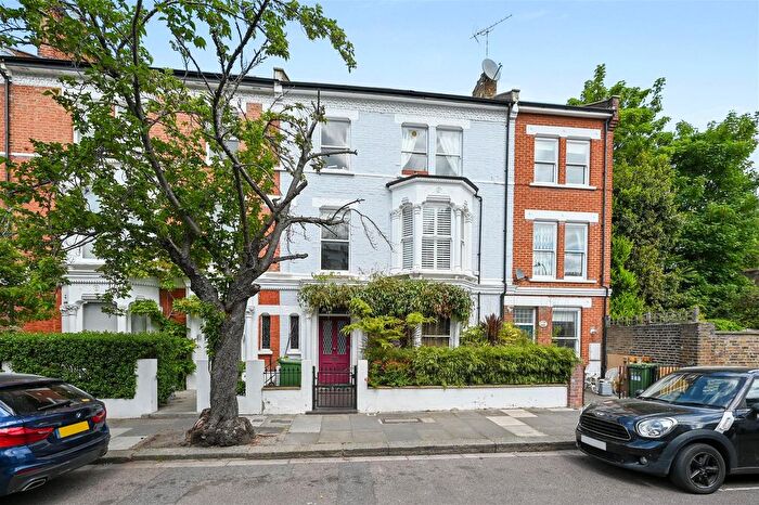 3 Bedroom Maisonette For Sale In Poplar Grove, London, W6