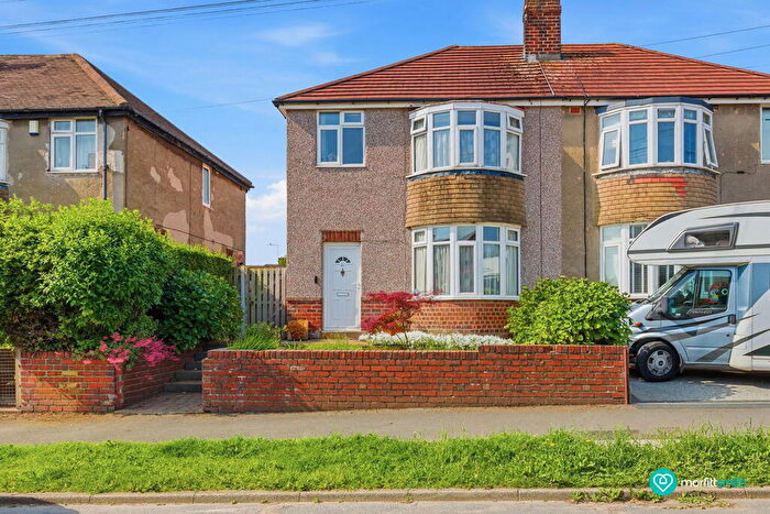 3 Bedroom Semi-Detached House For Sale In Hollybank Crescent, Sheffield, S12
