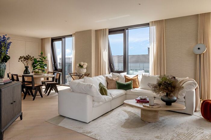 2 Bedroom Flat For Sale In The Broadway, St James's Park, London, SW1H