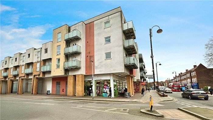 2 Bedroom Flat For Sale In Fairfield Road, Yiewsley, West Drayton, UB7