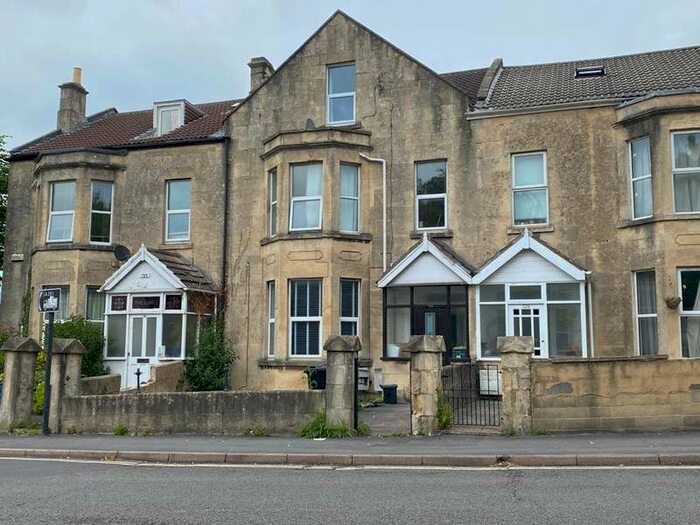 1 Bedroom Flat To Rent In Lower Oldfield Park, BA2