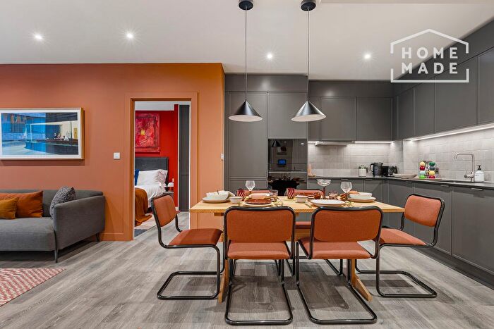 3 Bedroom Flat To Rent In Coppermaker Square, Aarons Building, E20