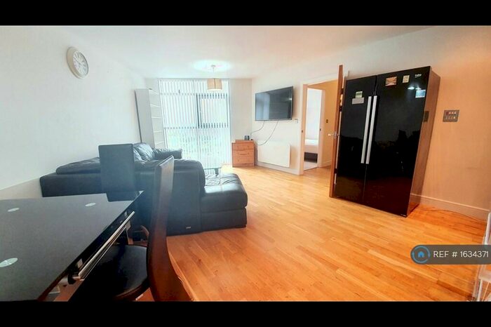 2 Bedroom Flat To Rent In Bute Terrace, Cardiff, CF10