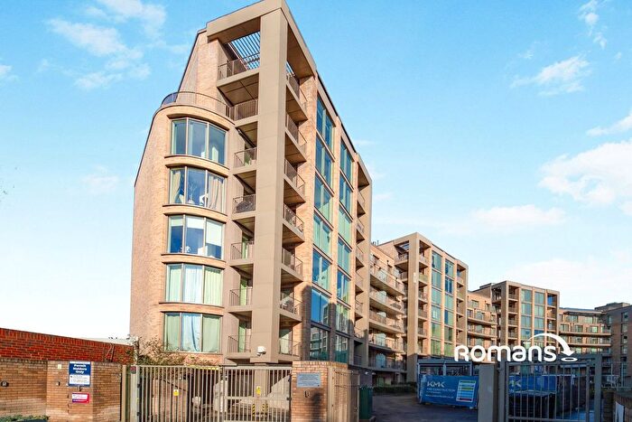 3 Bedroom Flat For Sale In Garnet Place, West Drayton, UB7