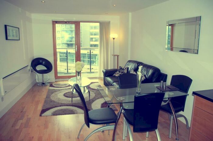 2 Bedroom Apartment To Rent In Clarence House, The Boulevard, LS10
