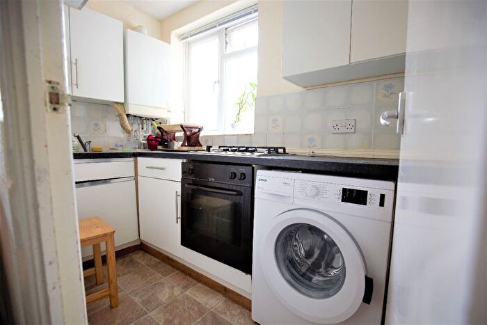 1 Bedroom Flat To Rent In Howards Road, London, E13