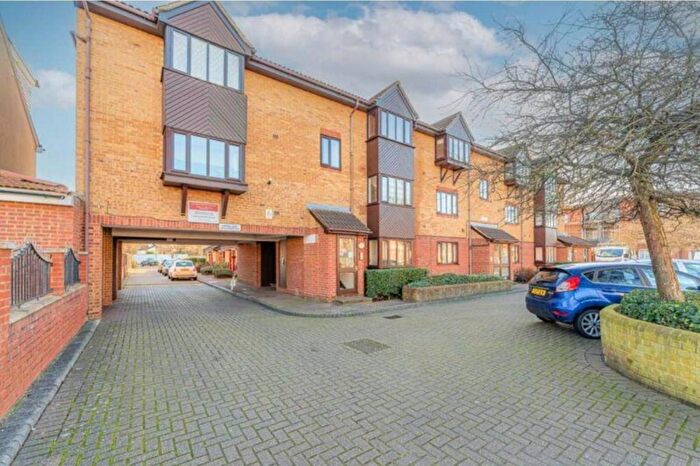 1 Bedroom Flat For Sale In Cantrell Lodge, Hertford Road, EN3