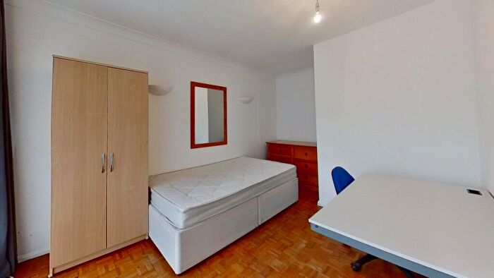 4 Bedroom Terraced House To Rent In Guildford Park Avenue Guildford, GU2