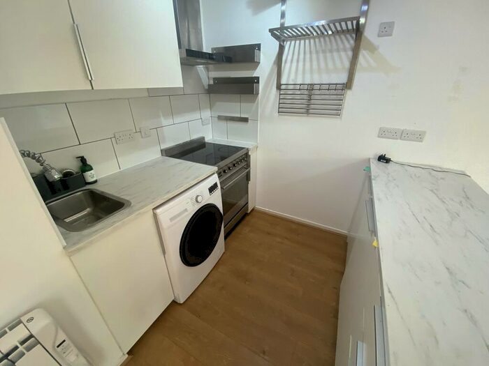 1 Bedroom Flat To Rent In Oliver Court, London Road, Stoneygate, LE2