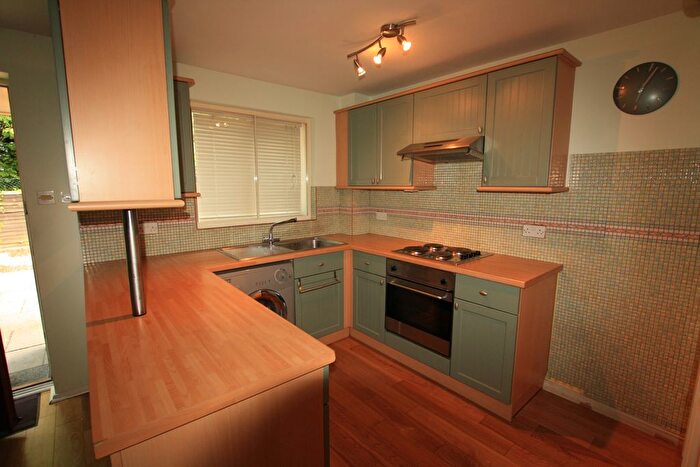 1 Bedroom Semi-Detached House To Rent In Meadowbrook Close, Colnbrook, SL3