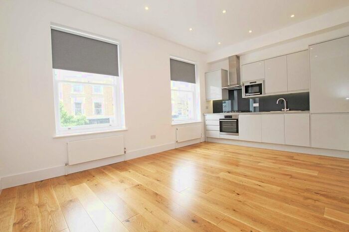 2 Bedroom Flat To Rent In Golborne Road, London W10