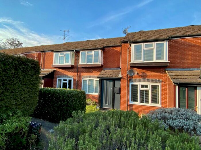 2 Bedroom House To Rent In Periam Close, Henley-on-Thames, RG9
