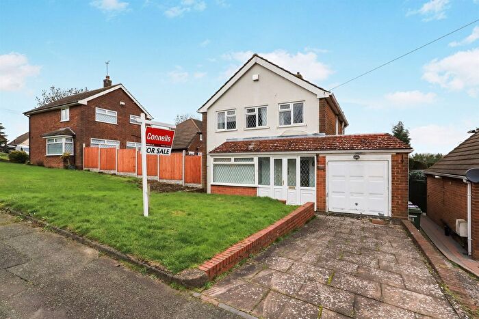 3 Bedroom Detached House For Sale In Ashbourne Road, Ettingshall Park, Wolverhampton, WV4