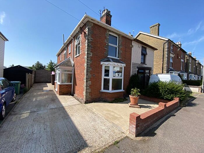 3 Bedroom Semi-Detached House For Sale In Crouch Road, Burnham-on-Crouch, CM0
