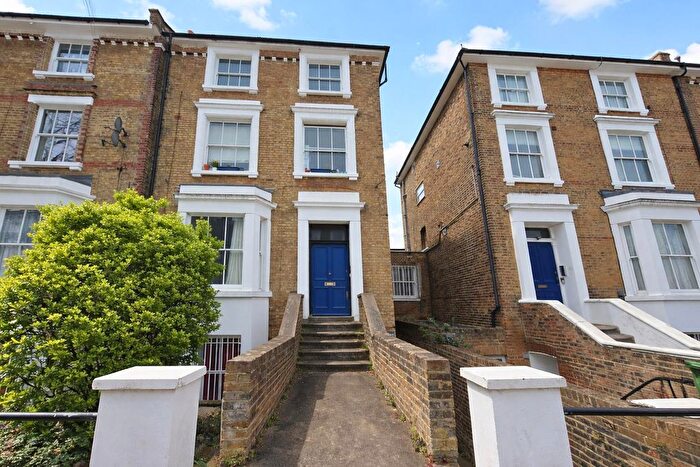 2 Bedroom Flat To Rent In St. Stephens Avenue, London, W12