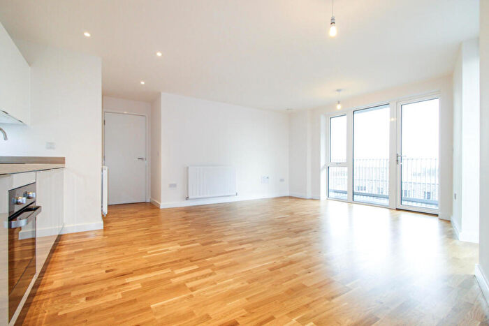 2 Bedroom Flat To Rent In Crossways, Windsor Road, Slough, SL1