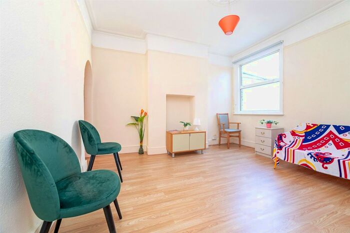 4 Bedroom Semi-Detached House To Rent In Sydney Road, London, W13