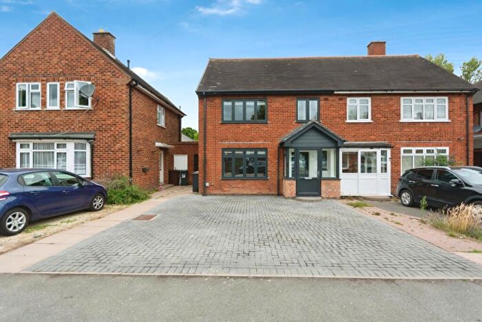 4 Bedroom Semi-Detached House For Sale In Brackleys Way, Solihull, West Midlands, B92