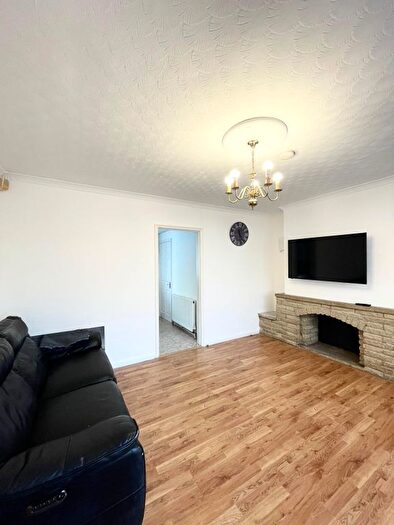 3 Bedroom Terraced House To Rent In Barclay Road, Edmonton, N18