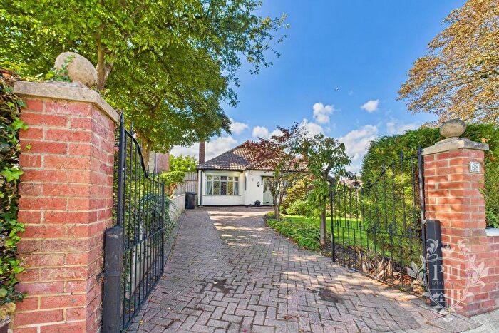 4 Bedroom Detached Bungalow For Sale In Thornfield Road, Middlesbrough, TS5